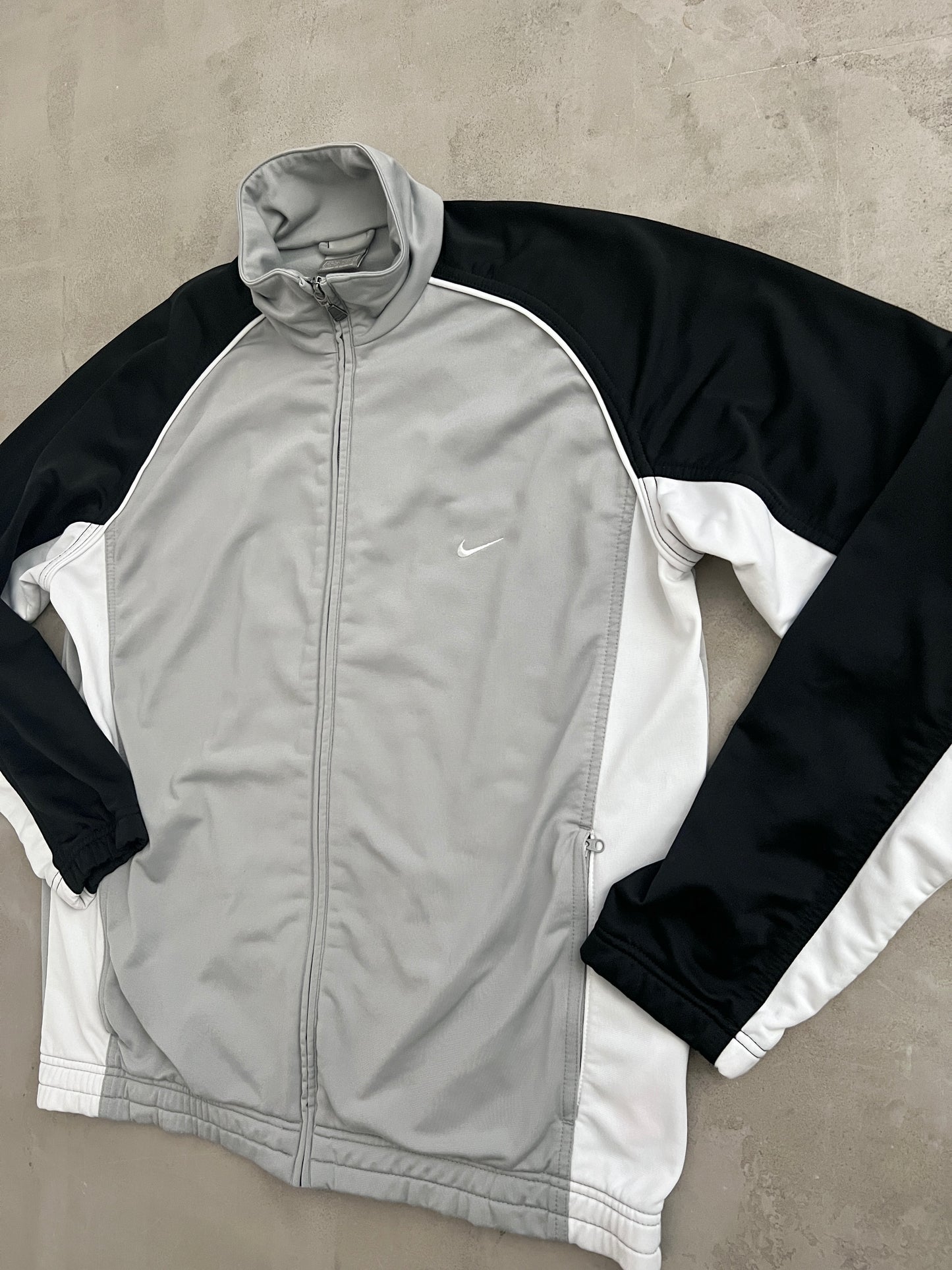 GREY NIKE TRACK JACKET - 2000S - L