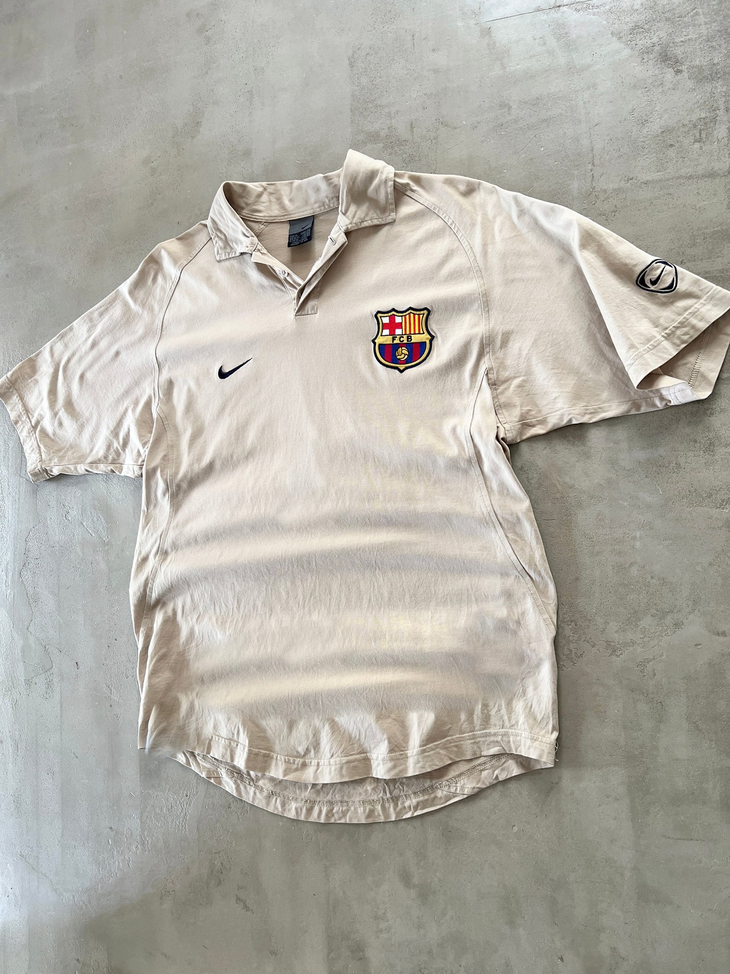 BEIGE FC BARCELONA NIKE POLO - 2000S - L