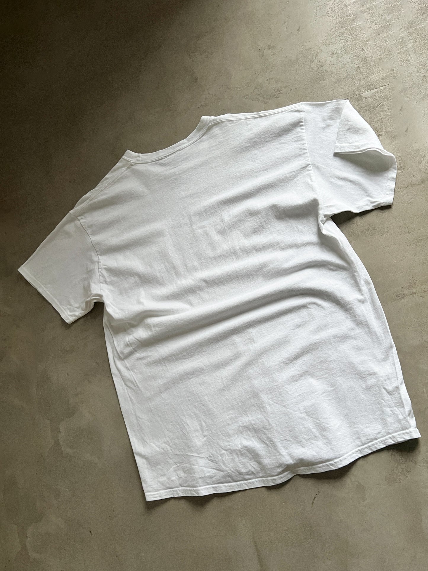 WHITE BMW TEE - 1990S - XL