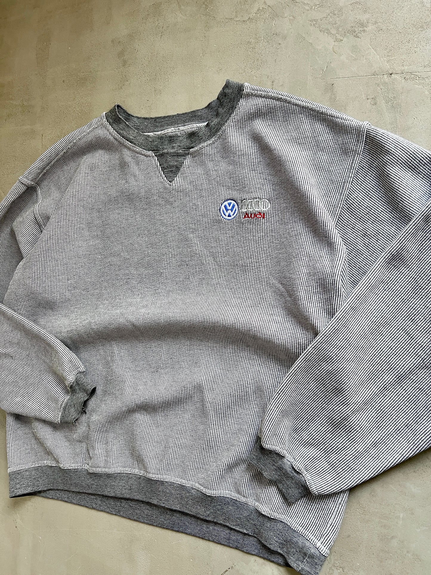 GREY AUDI X VOLKSWAGEN SWEATER - 1990S - L/XL