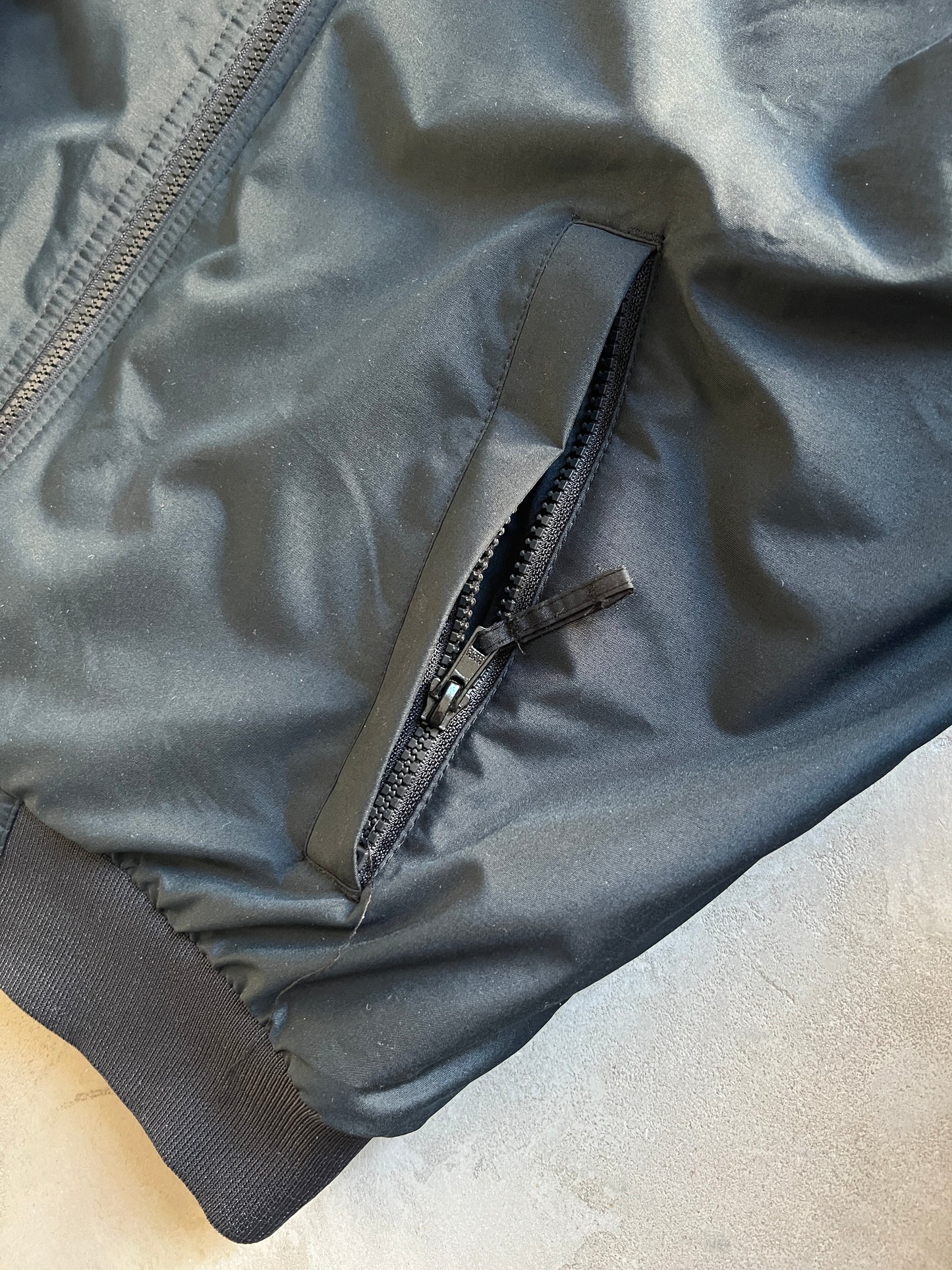 BLACK APPLE PROMO JACKET - 1990S - L/M