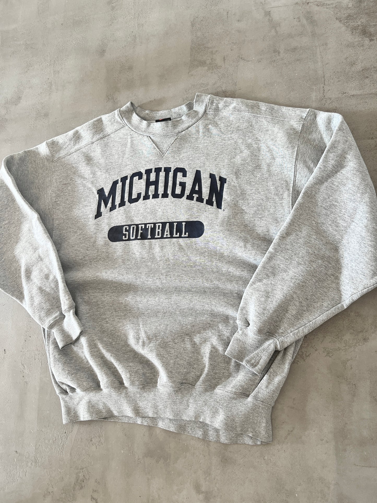 GREY MICHIGAN STATE NIKE SWEATER - 1990S - M