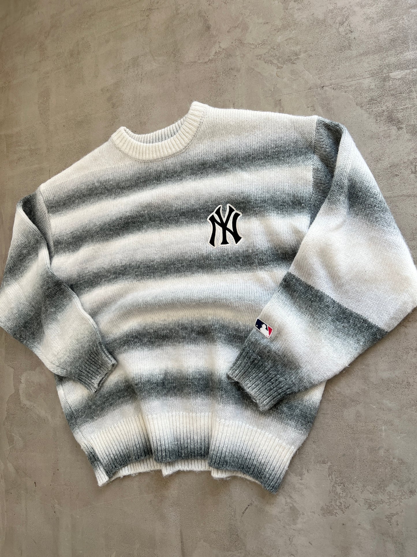 WHITE/GREY YANKEES KNIT SWEATER - 2000S - L