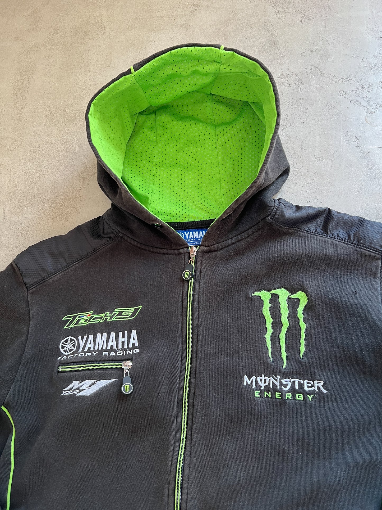 BLACK MONSTER ENERGY ZIP UP HOODIE - 2000S - L/M