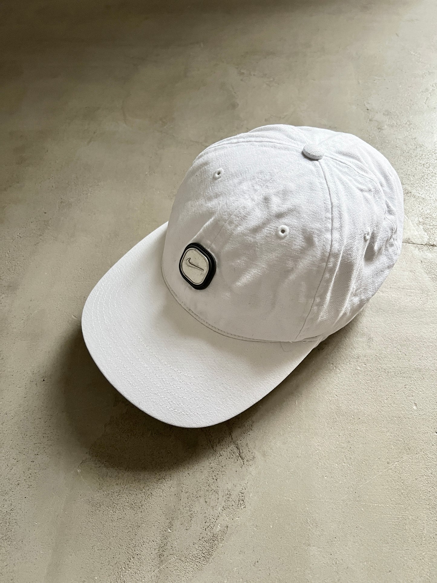 WHITE NIKE CAP - 2000S