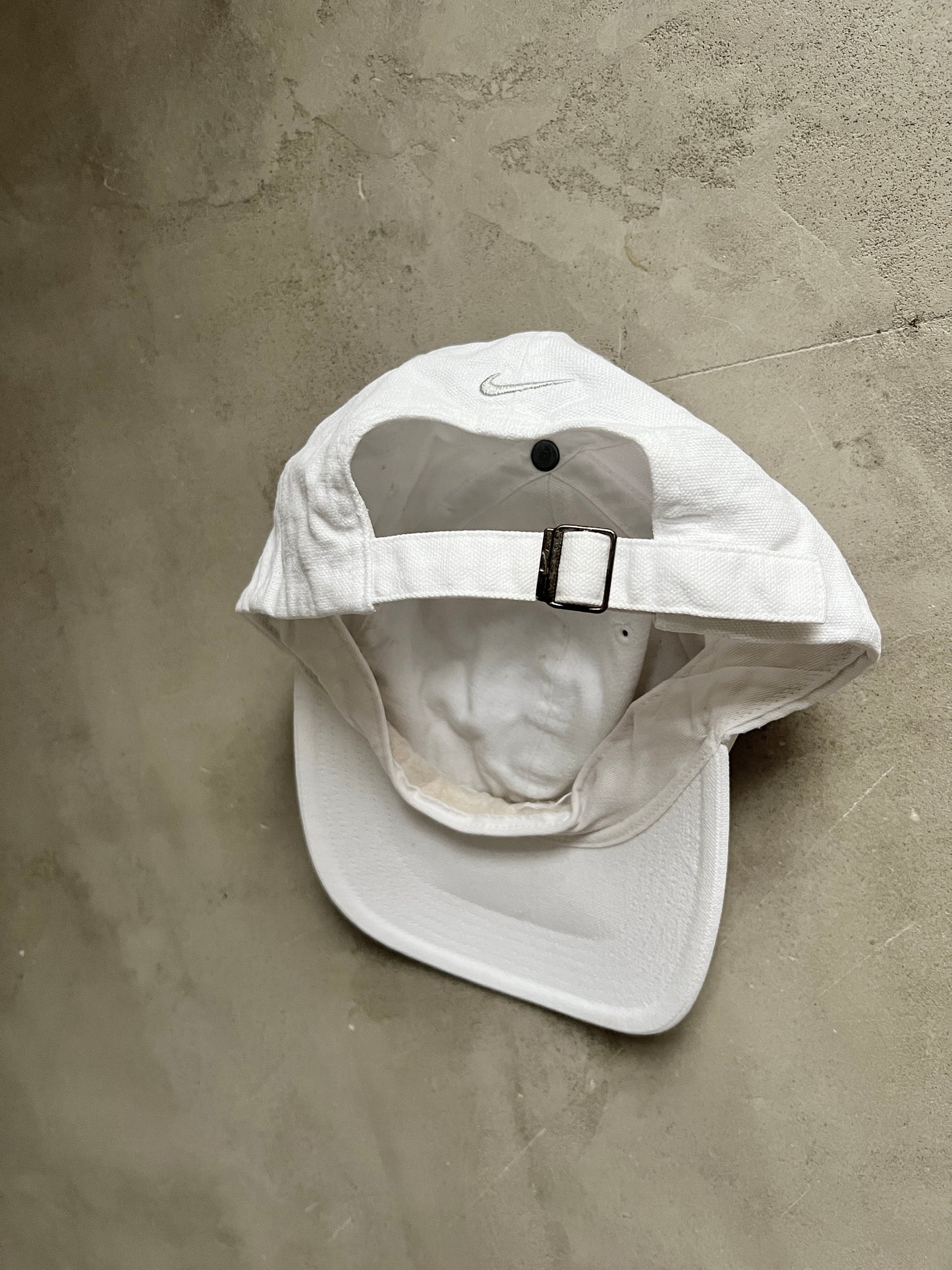 WHITE NIKE CAP - 2000S