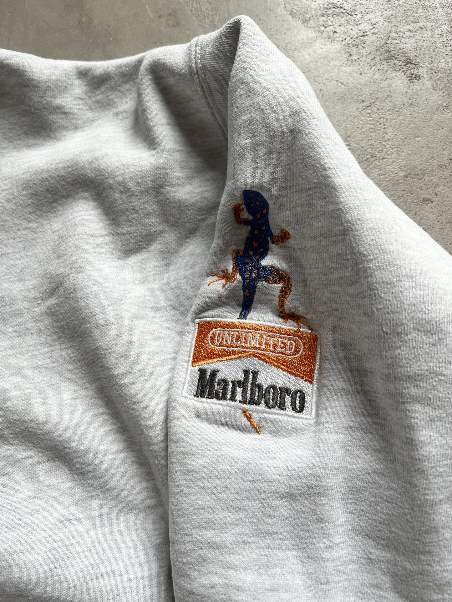 GREY MARLBORO SWEATER - 1990S - XL/L