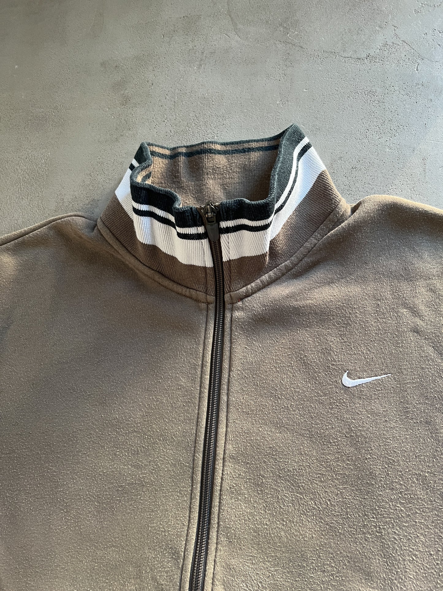 BEIGE/WHITE NIKE TRACK JACKET - 2000S - M