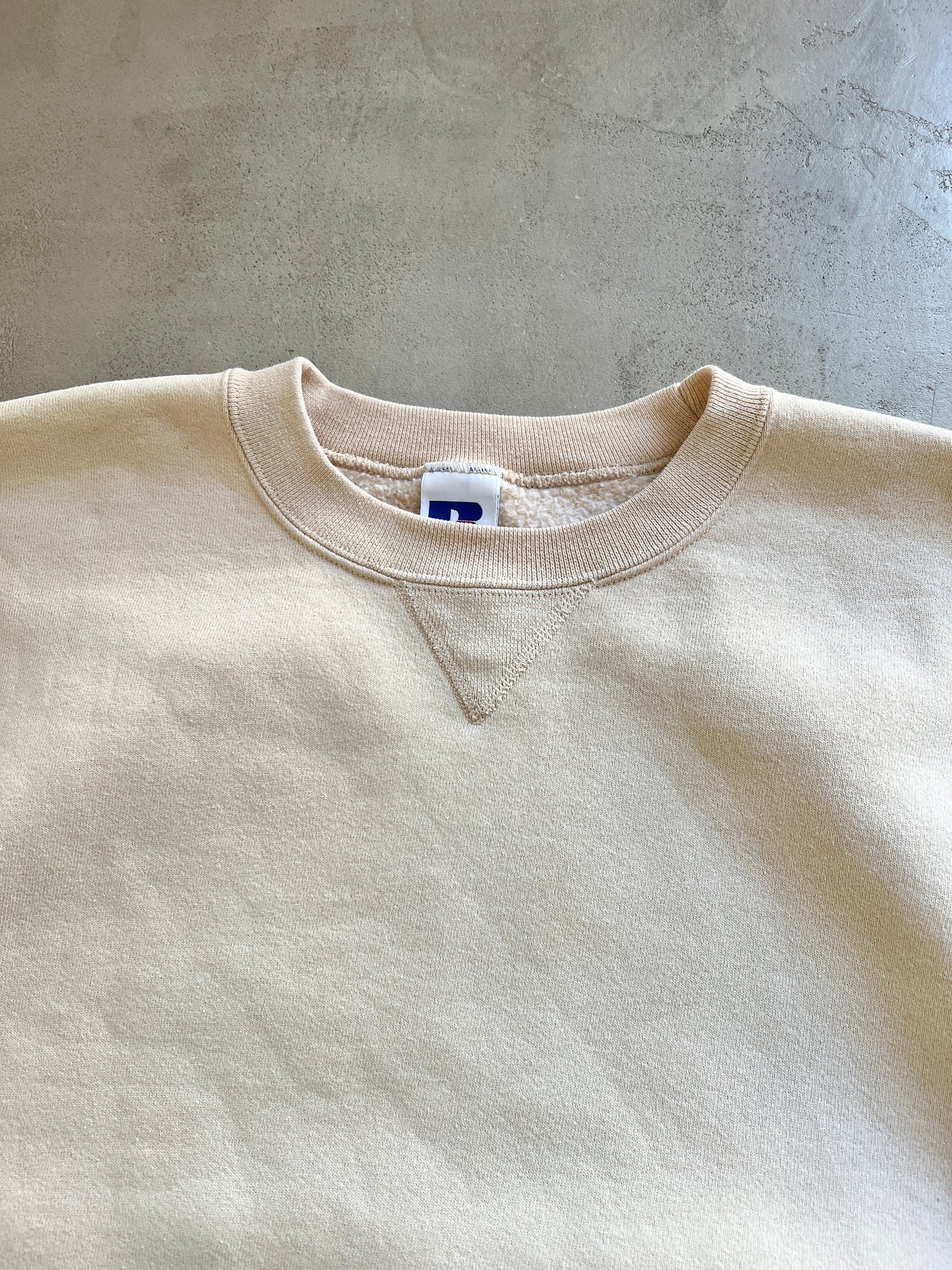 CREME RUSSELL SWEATER - 1990S - L/M