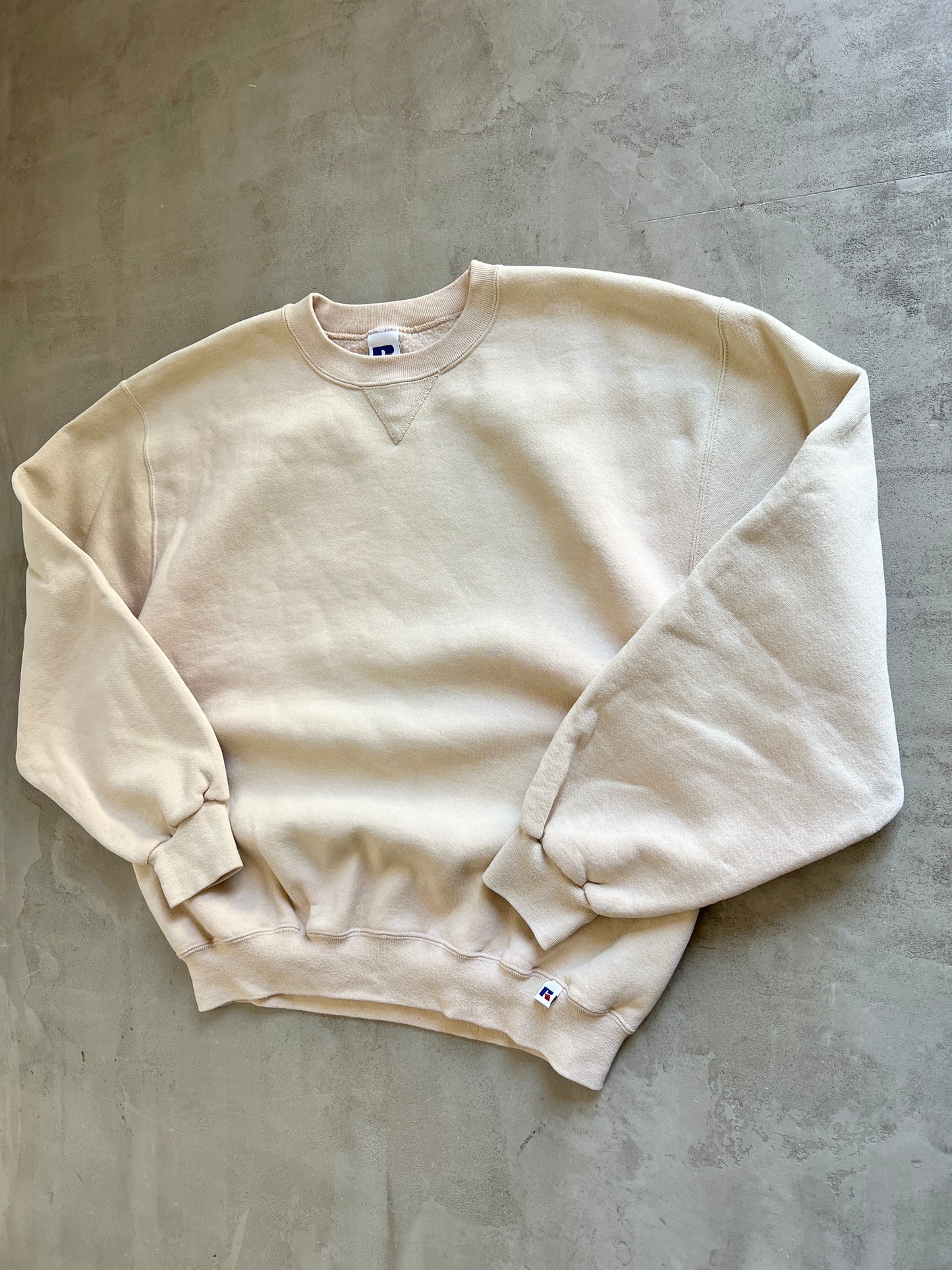 CREME RUSSELL SWEATER - 1990S - L/M