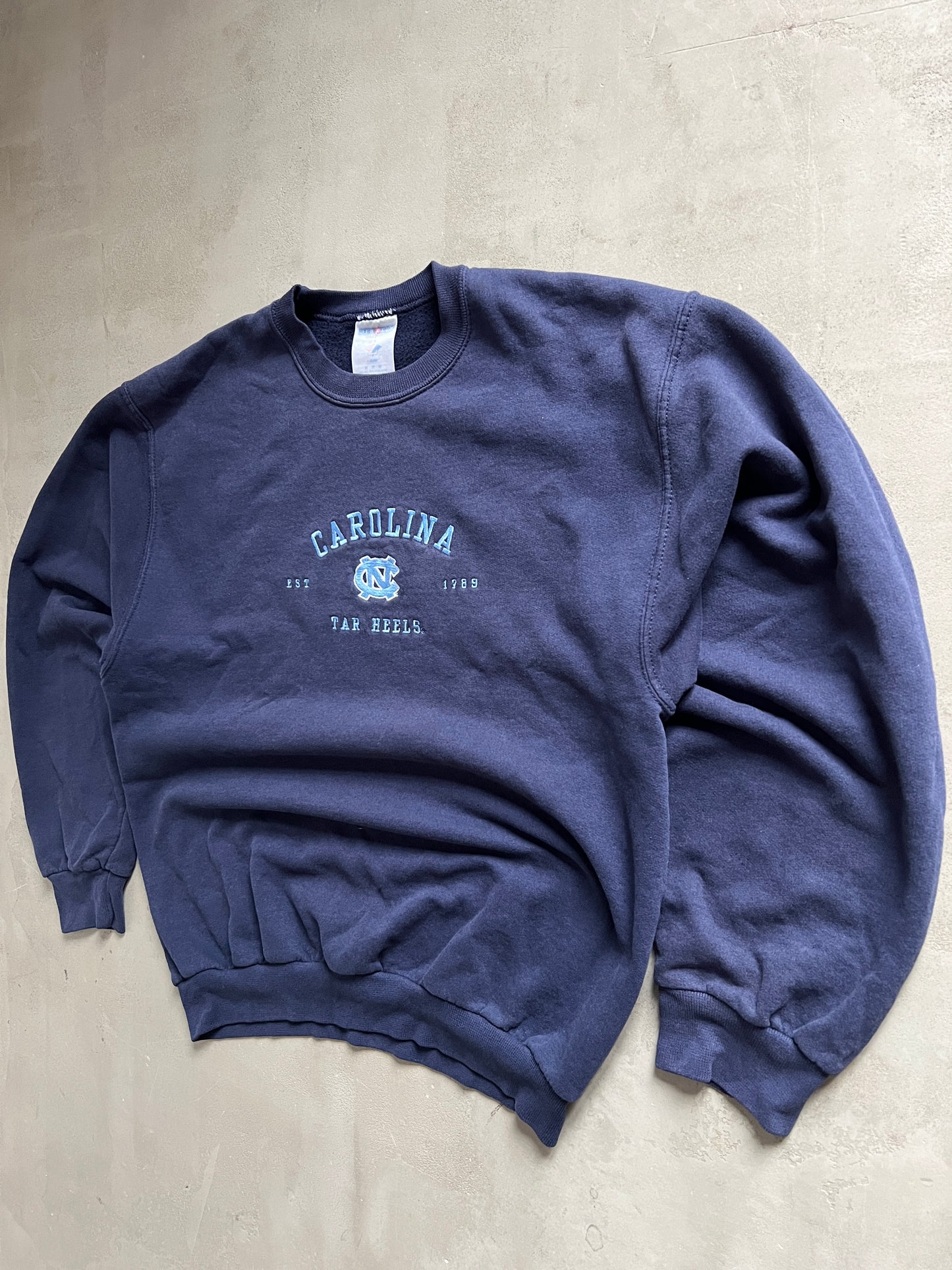 NAVY UNC SWEATER - 1990S - M