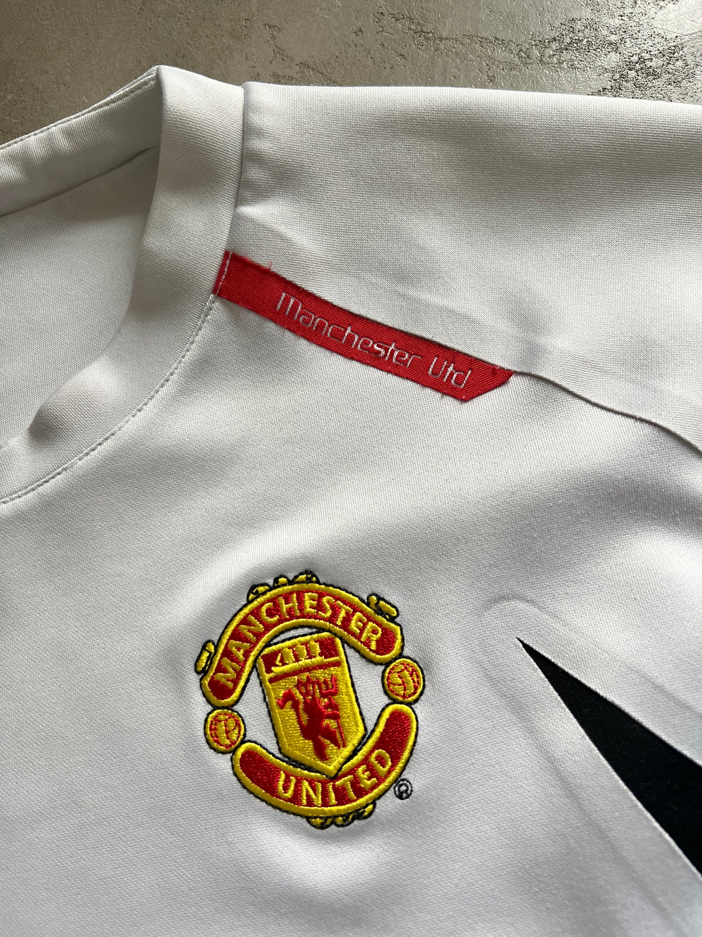 WHITE MANCHESTER UNITED LONGSLEEVE - 2000S - M