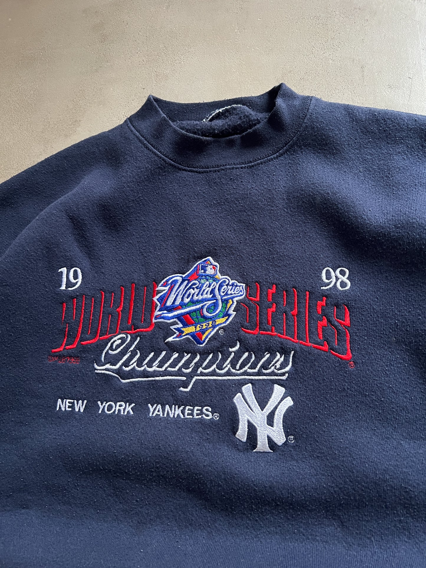 NAVY YANKEES SWEATER - 1990S - M