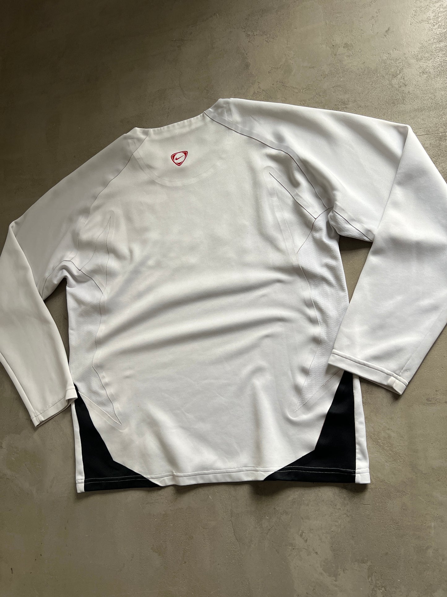 WHITE MANCHESTER UNITED LONGSLEEVE - 2000S - M