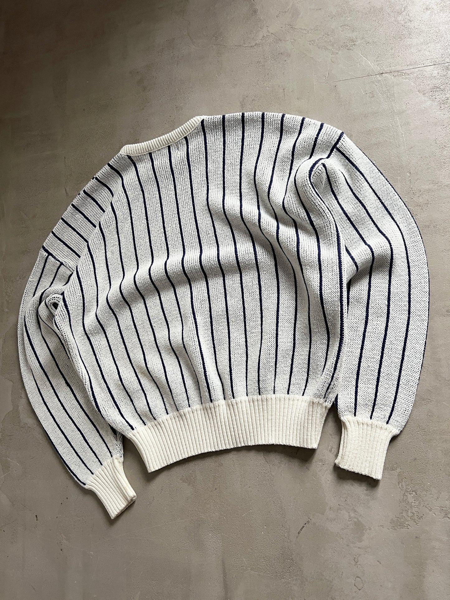 WHITE/NAVY YANKEES KNIT SWEATER - 1980S - S/M