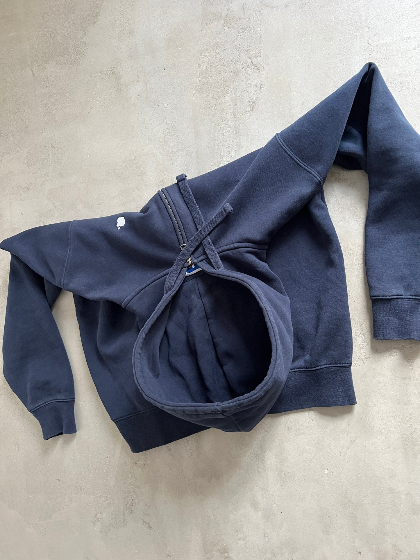 NAVY APPLE RUSSELL ZIP UP HOODIE - 1990S - M