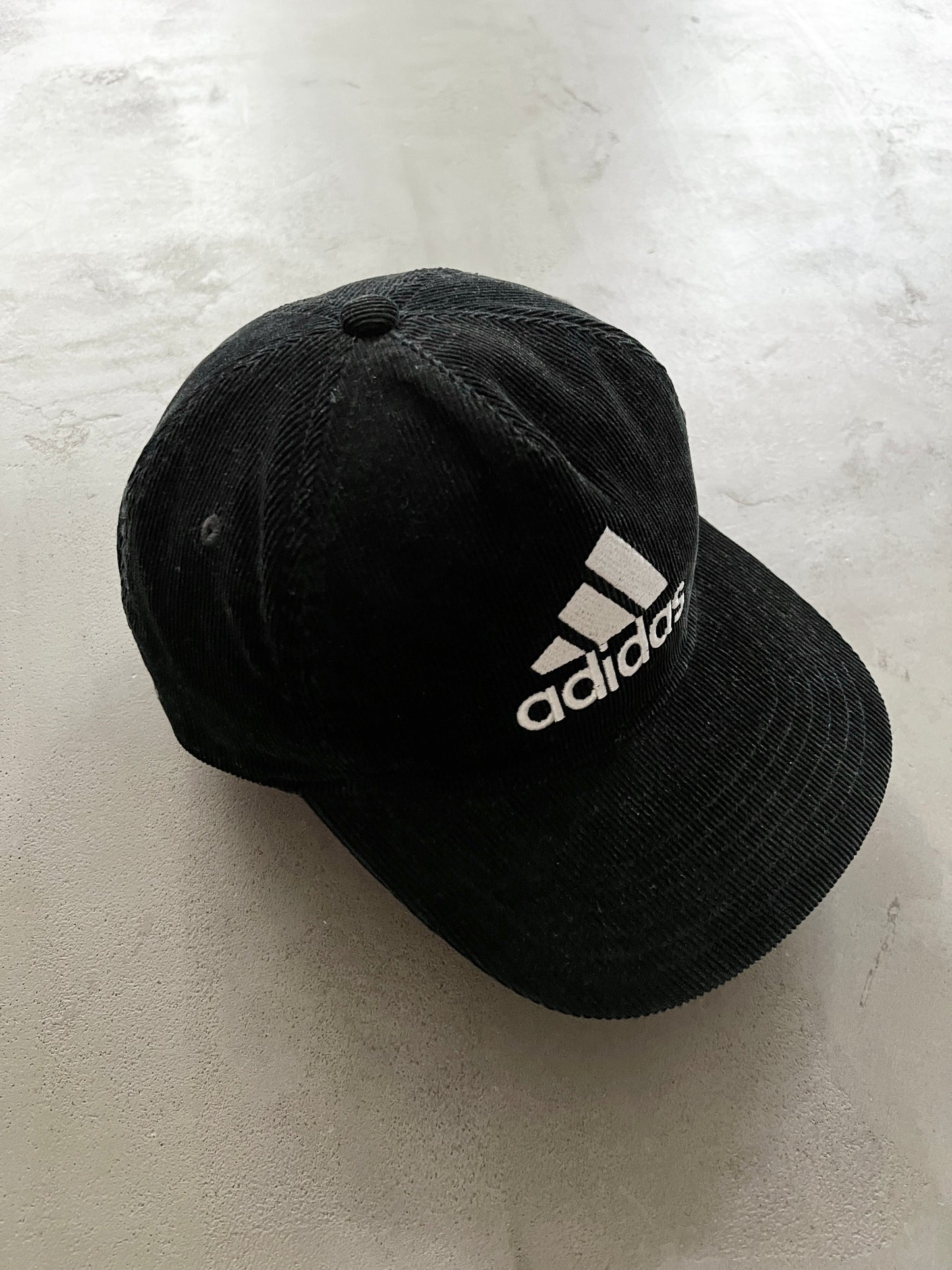 BLACK ADIDAS CORDUROY CAP - 1990S