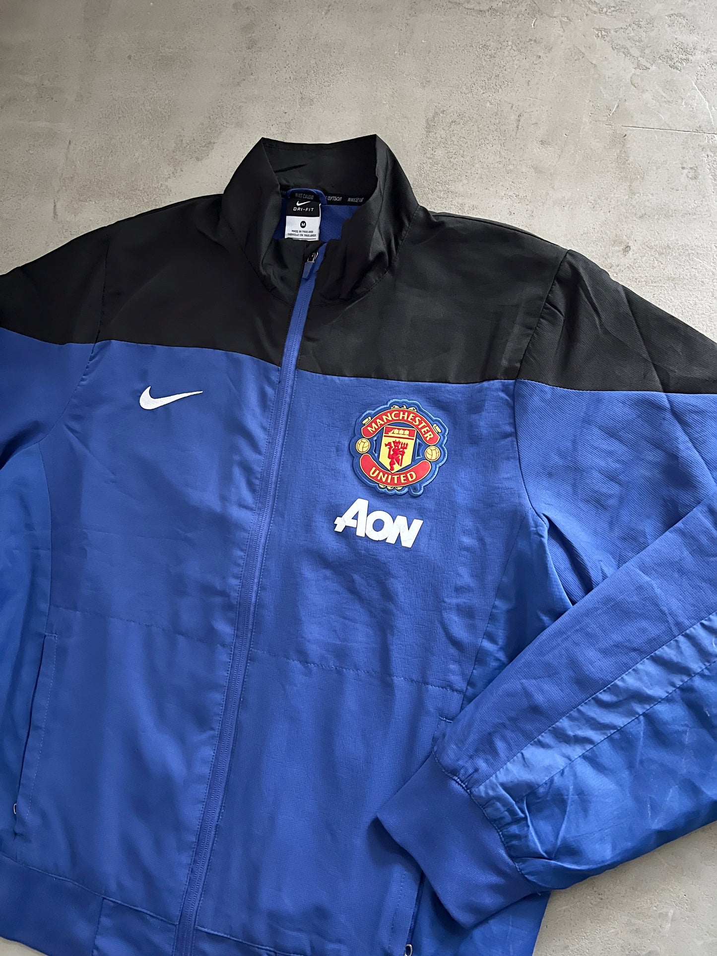 BLUE/BLACK MANCHESTER UNITED NIKE TRACK JACKET - 2000S - L/M