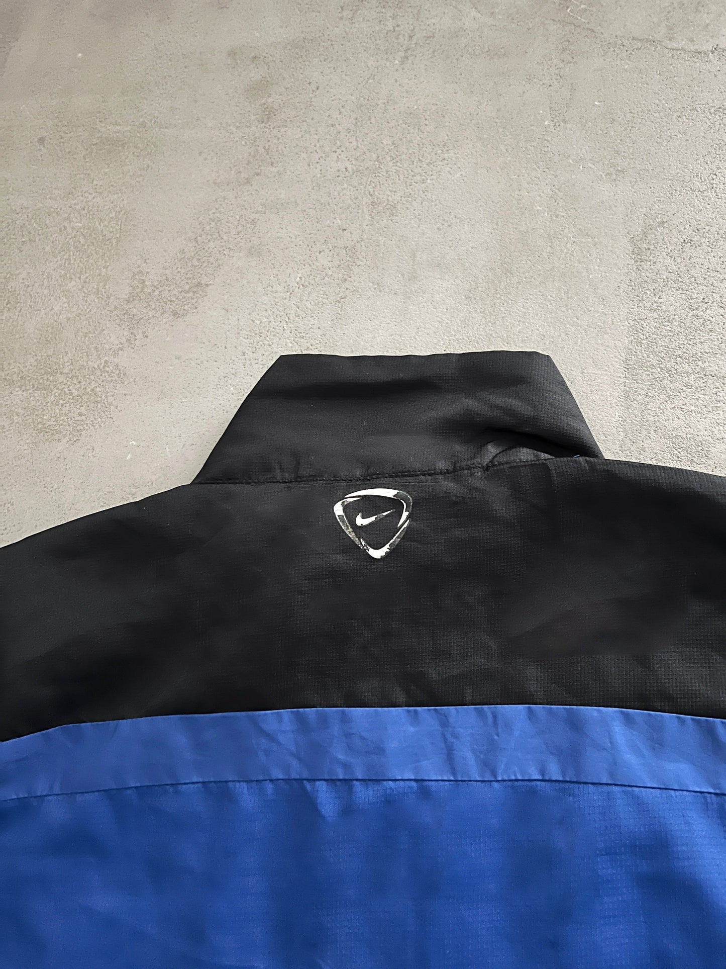 BLUE/BLACK MANCHESTER UNITED NIKE TRACK JACKET - 2000S - L/M