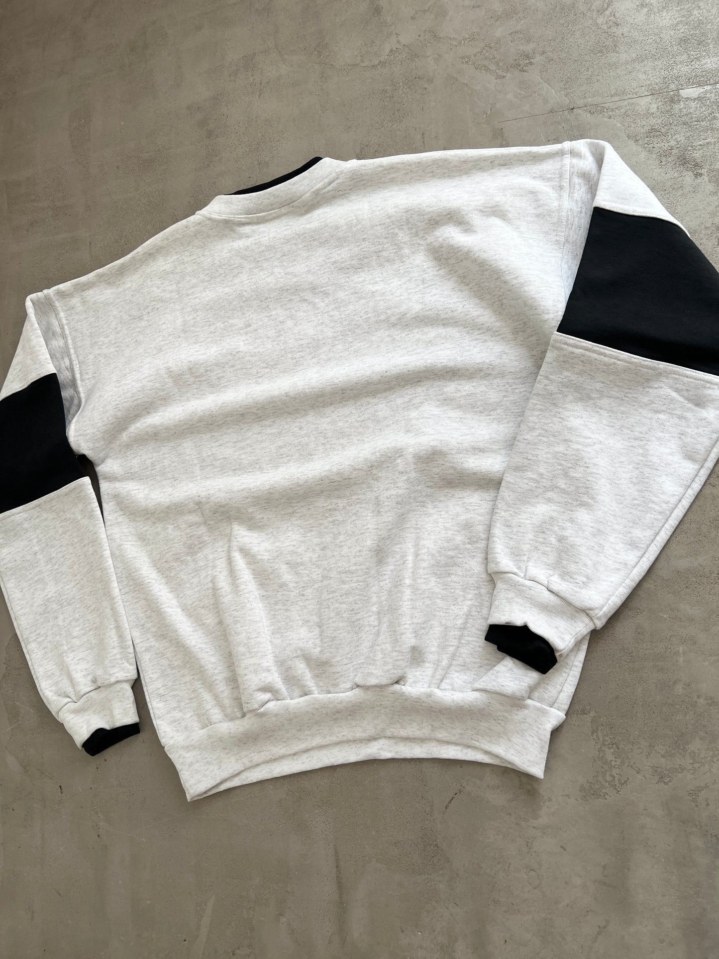 GREY/BLACK PORSCHE SWEATER - 1990S - L/XL
