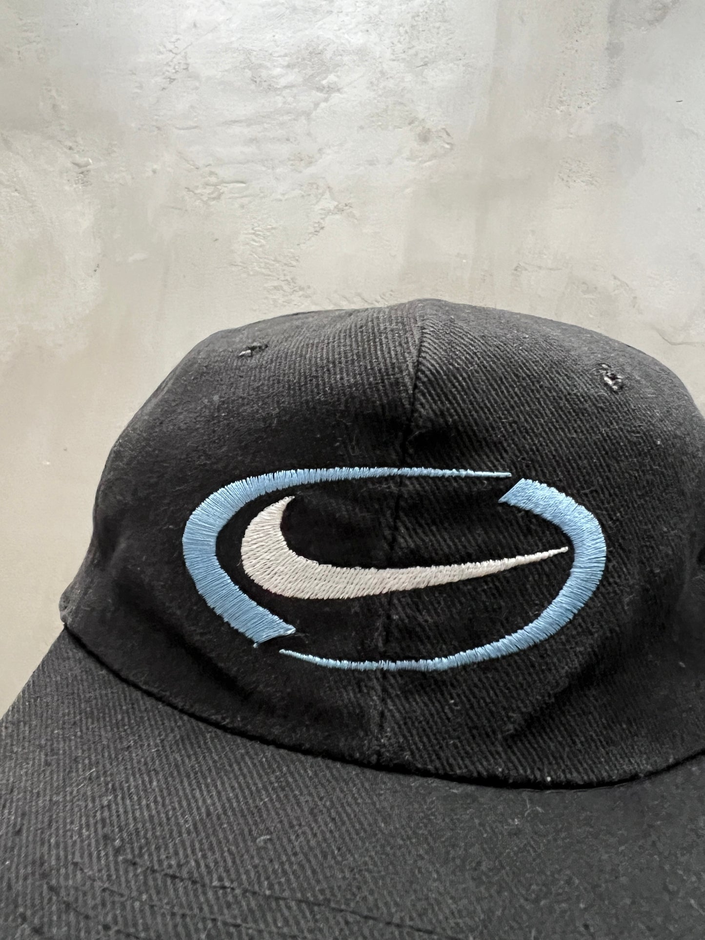 BLACK/BABY BLUE NIKE CAP - 1990S