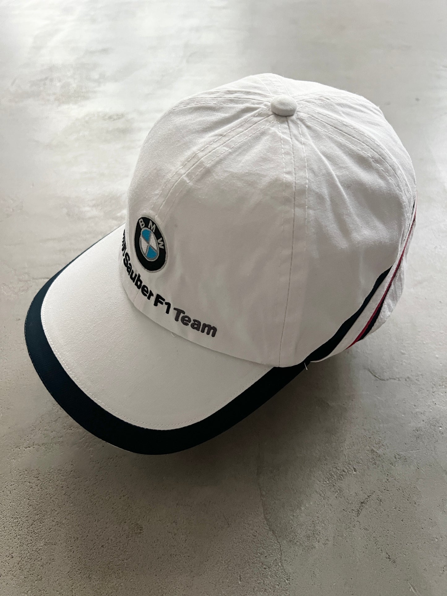 WHITE BMW SAUBER F1 RACING CAP - 2000S