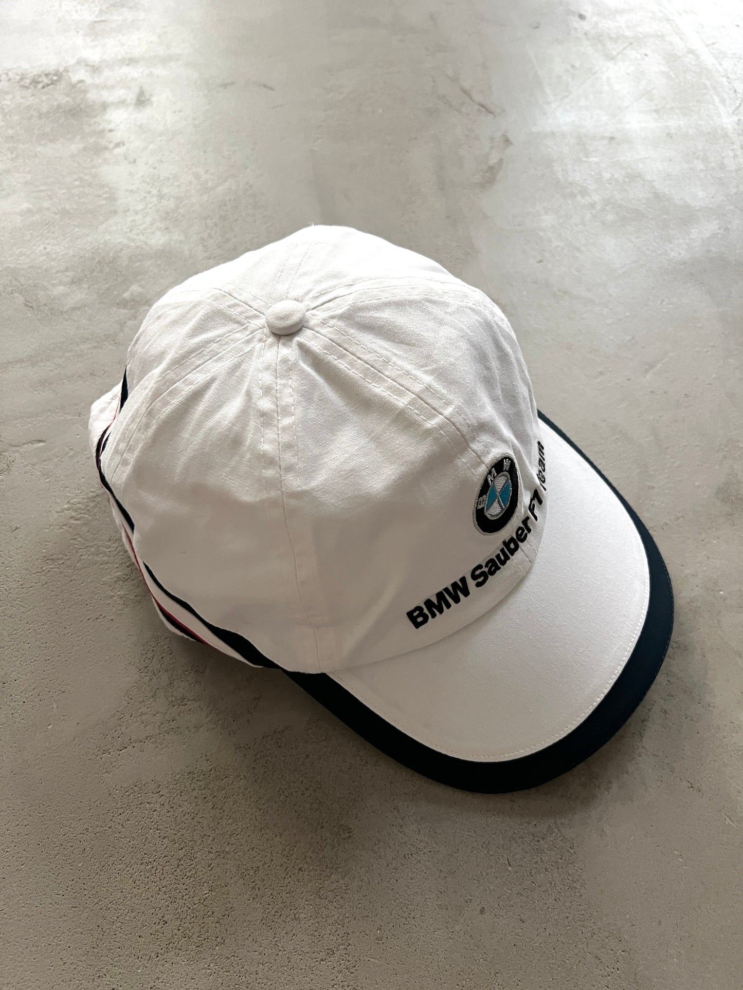 WHITE BMW SAUBER F1 RACING CAP - 2000S