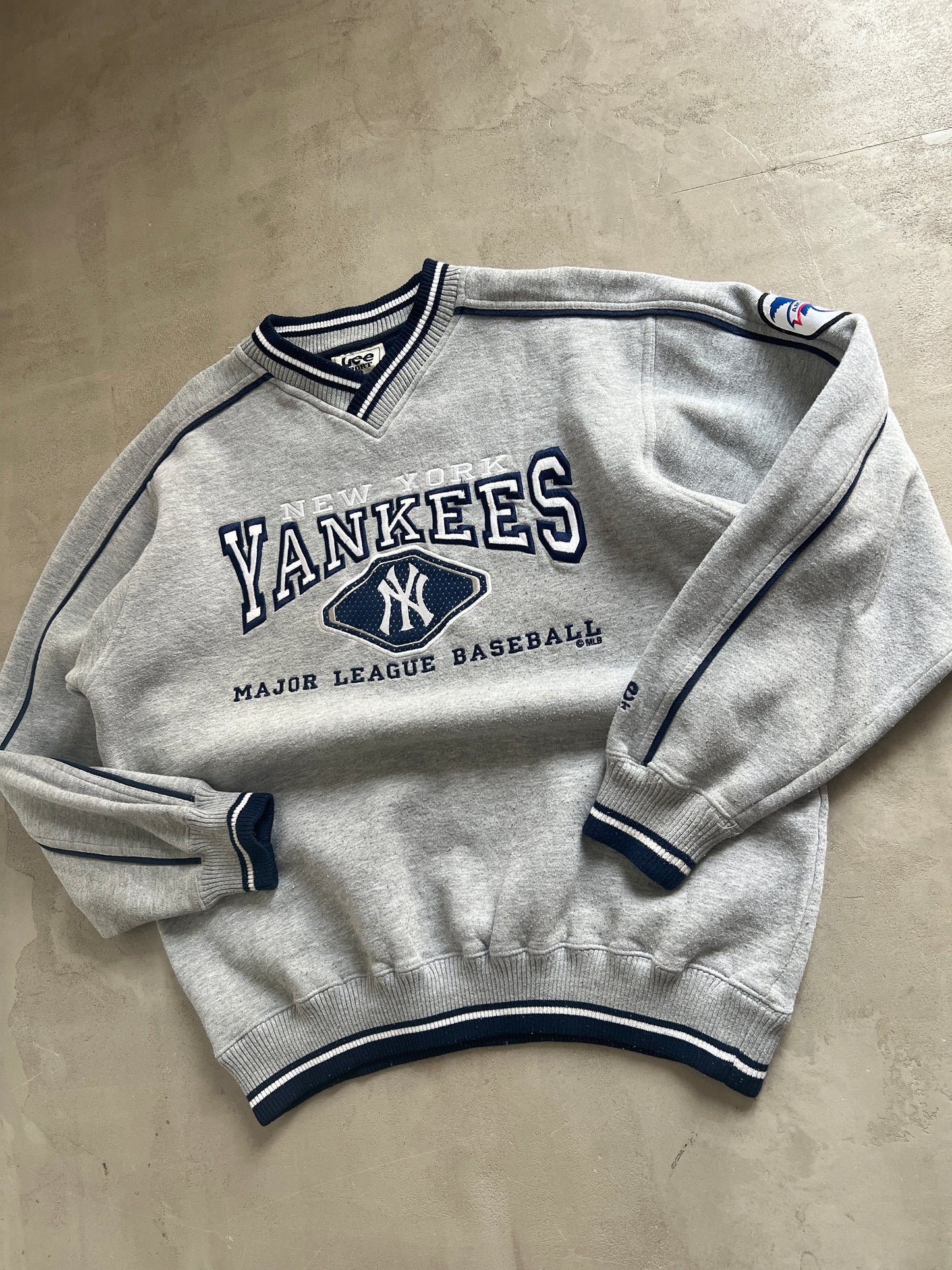 GREY YANKEES SWEATER - 1990S - M