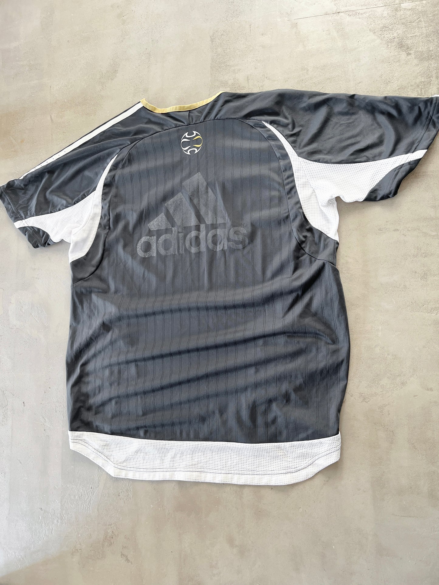 GREY REAL MADRID ADIDAS JERSEY - 2000S - XL