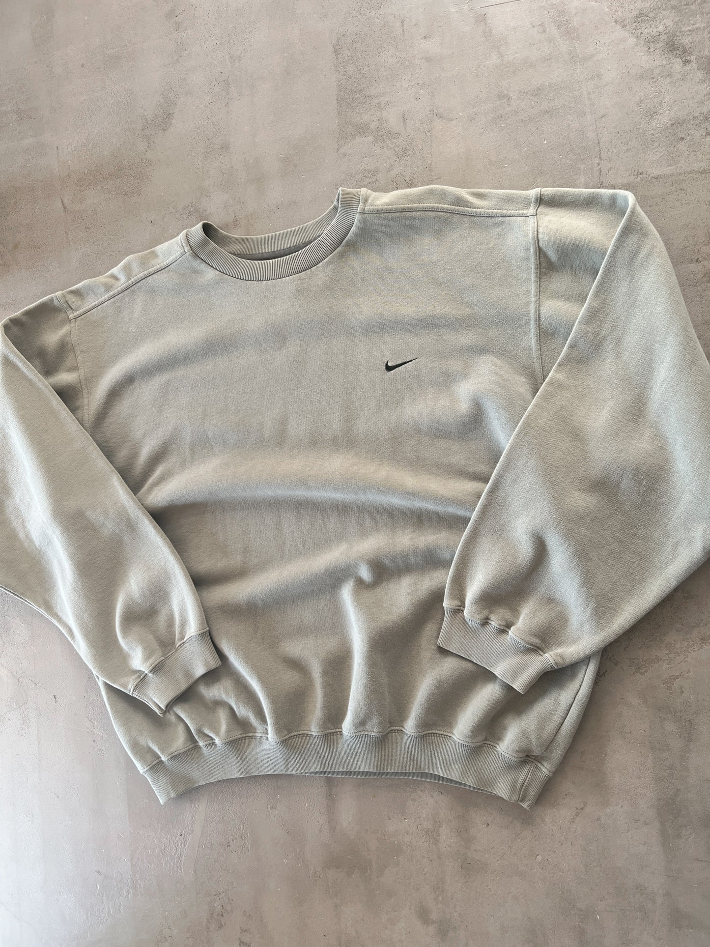 KHAKI NIKE SWEATER - 2000S - L