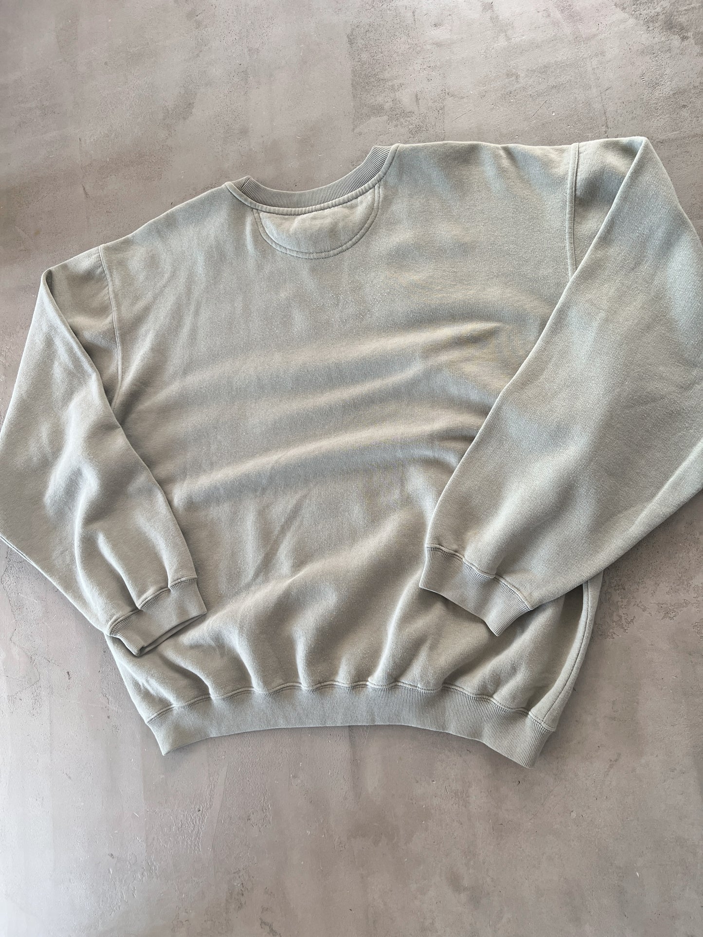KHAKI NIKE SWEATER - 2000S - L