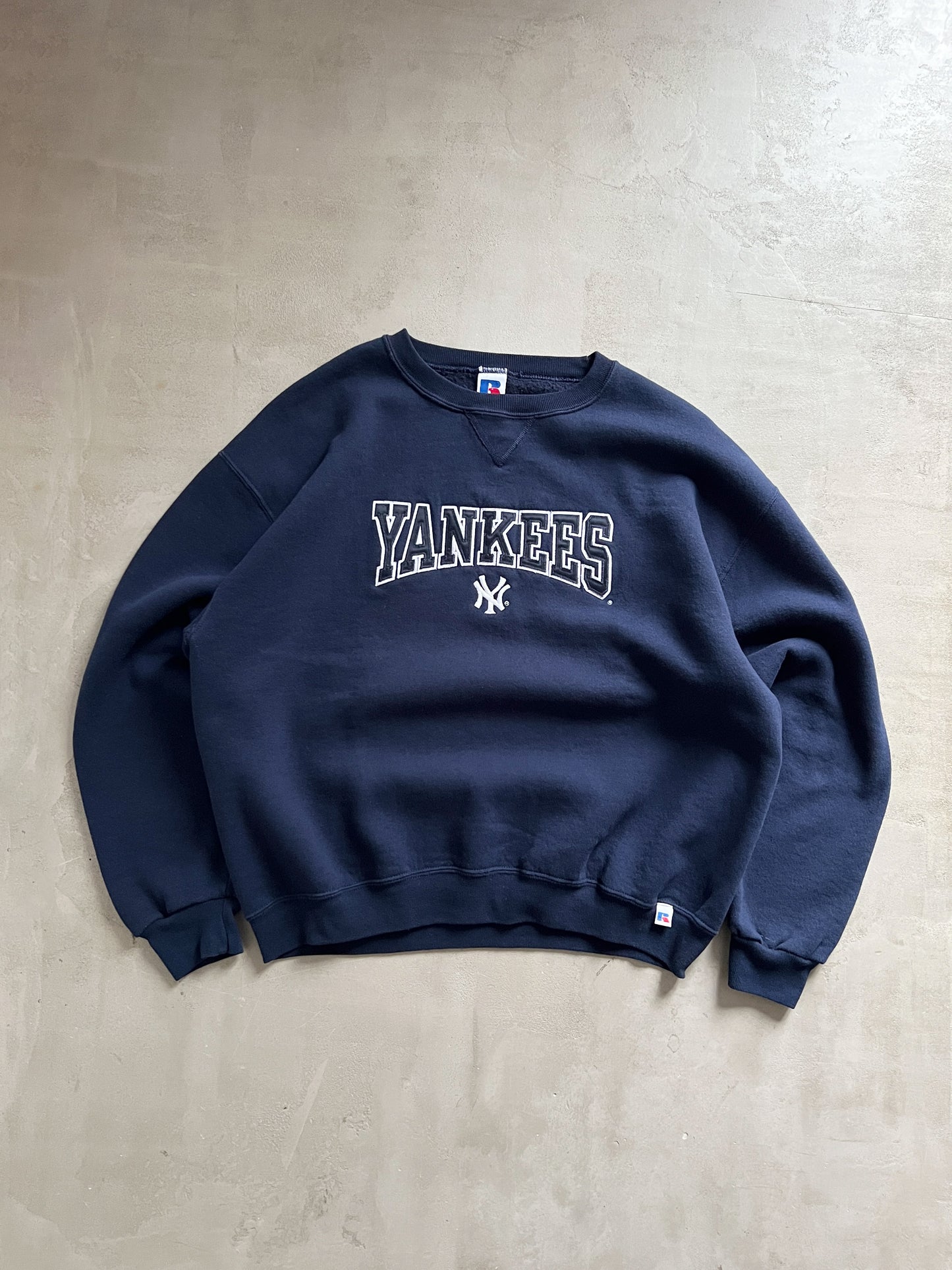 NAVY YANKEES RUSSELL SWEATER - 1990S - M/L