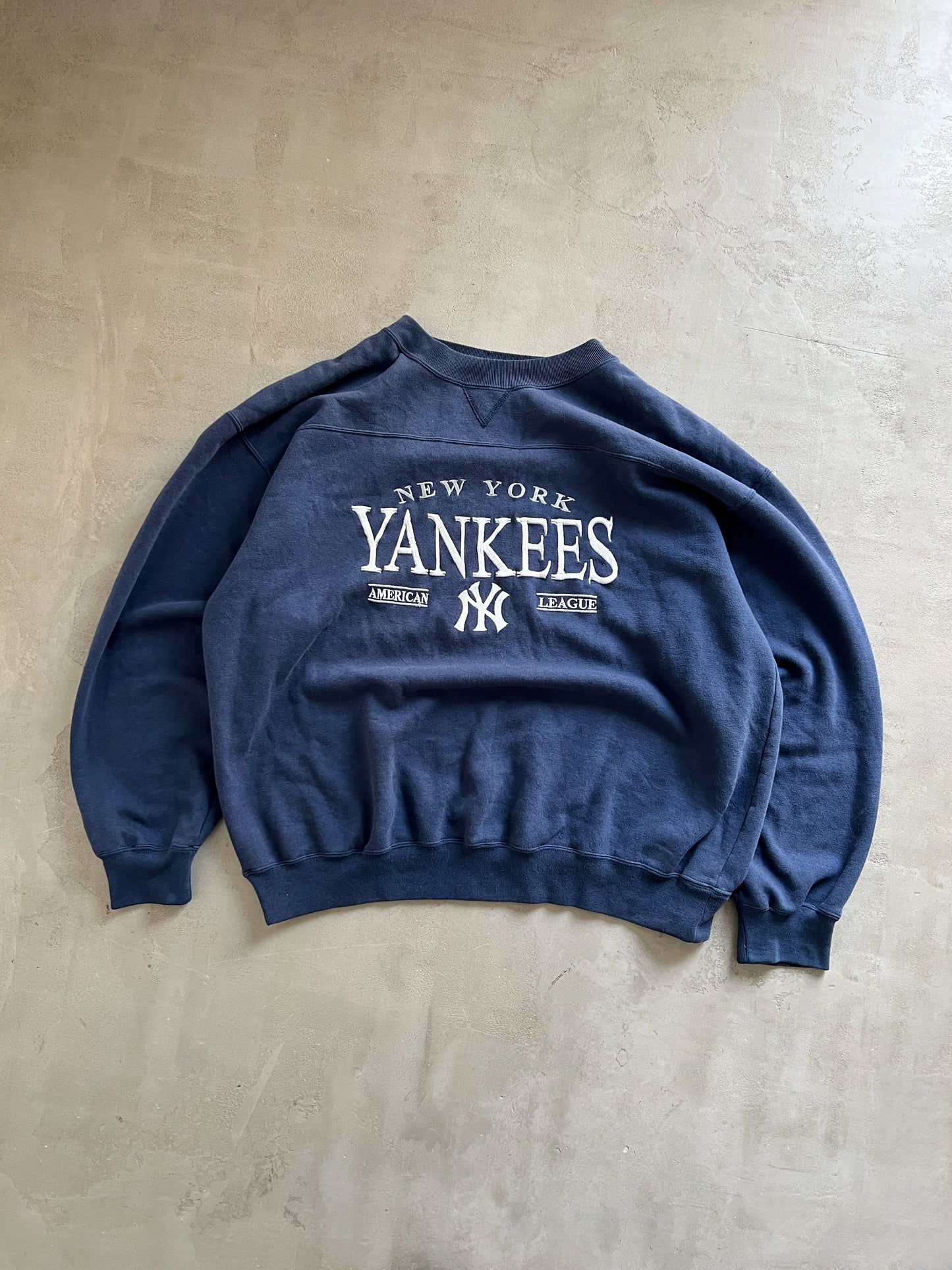 NAVY YANKEES SWEATER - 1990S - L