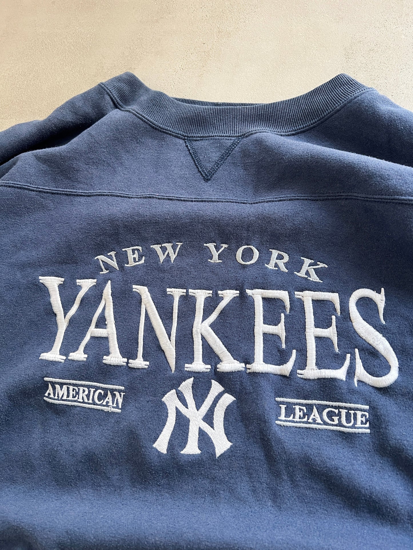 NAVY YANKEES SWEATER - 1990S - L