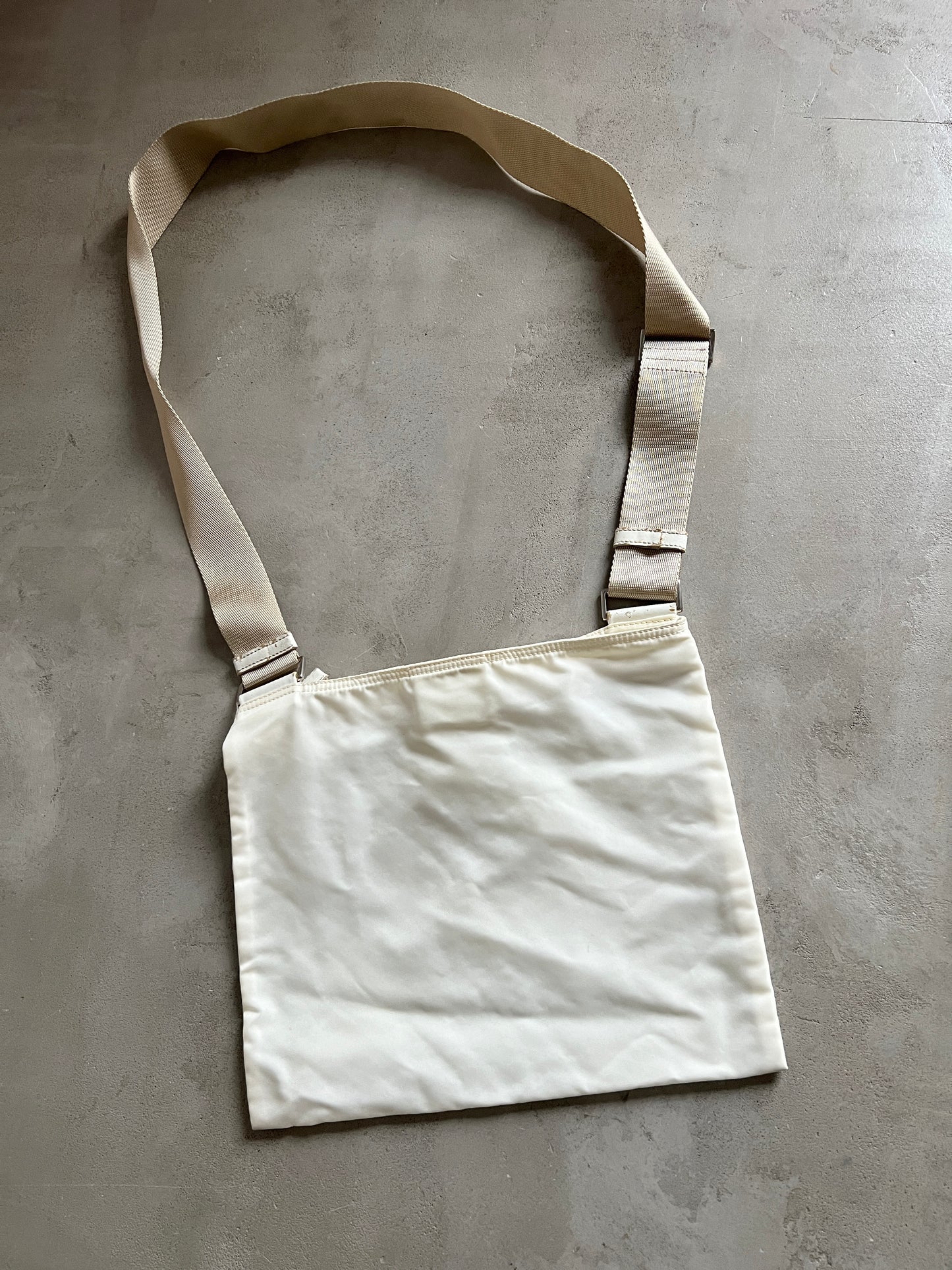 CREME PRADA BAG - 2000S