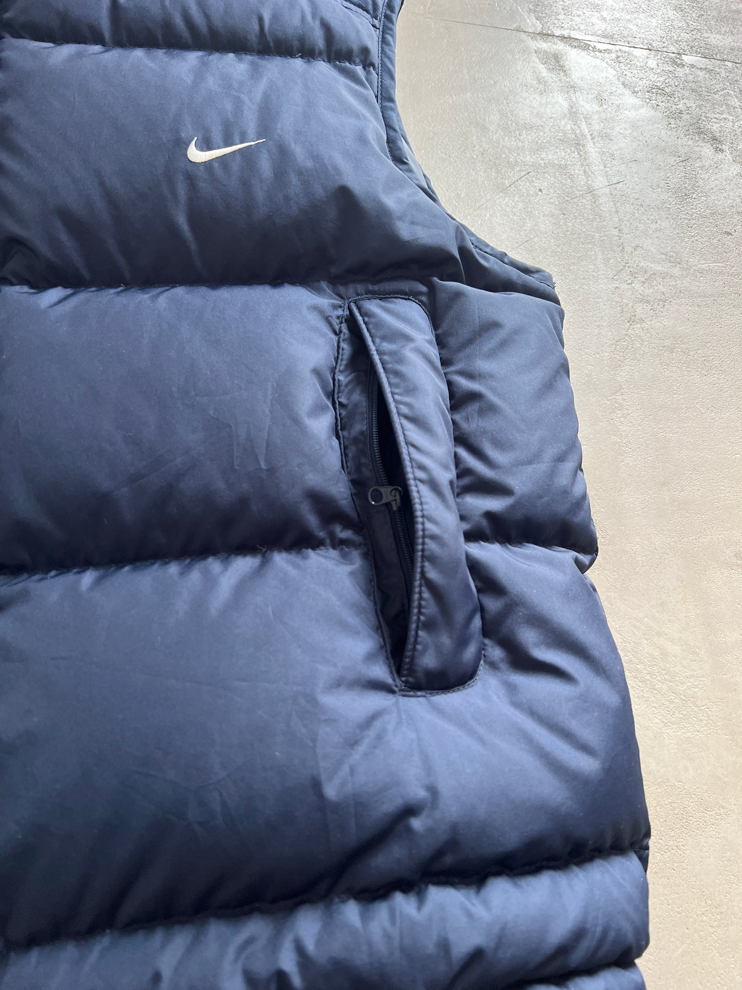 NAVY NIKE PUFFER VEST - 2000S - M