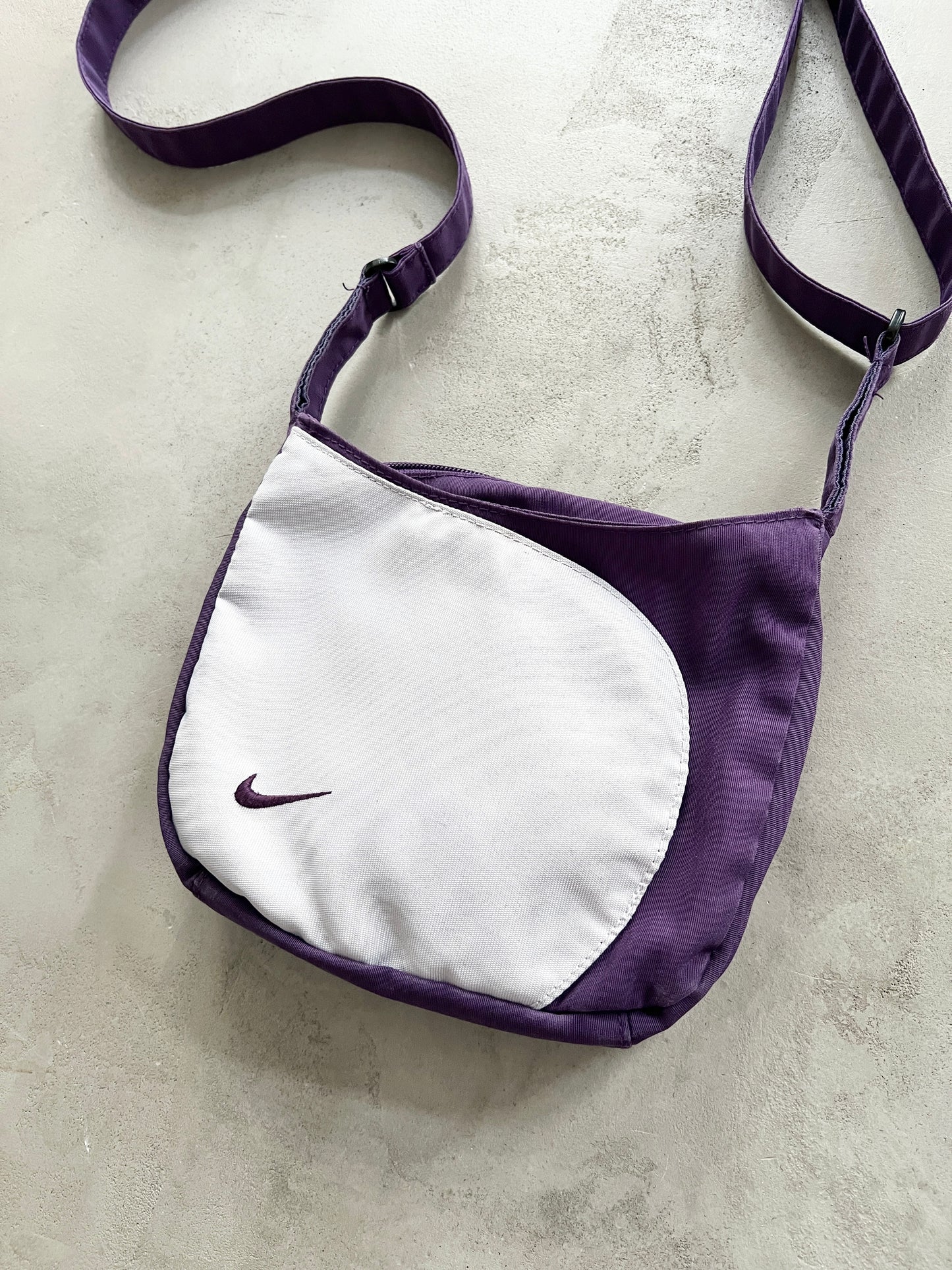 PURPLE NIKE BAG - 2000S