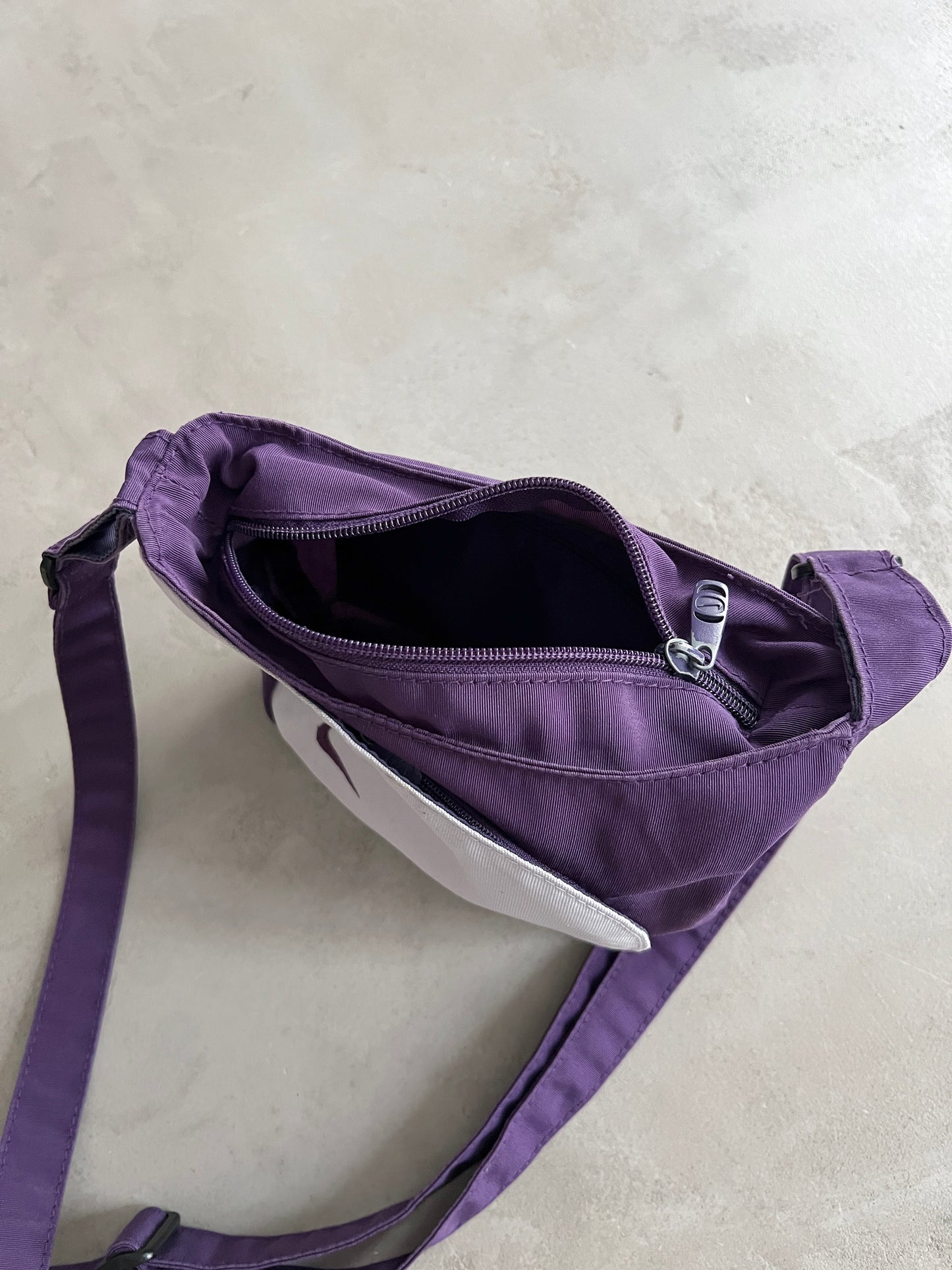 PURPLE NIKE BAG - 2000S