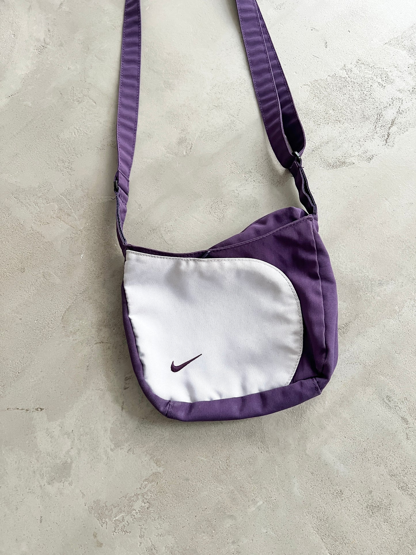 PURPLE NIKE BAG - 2000S