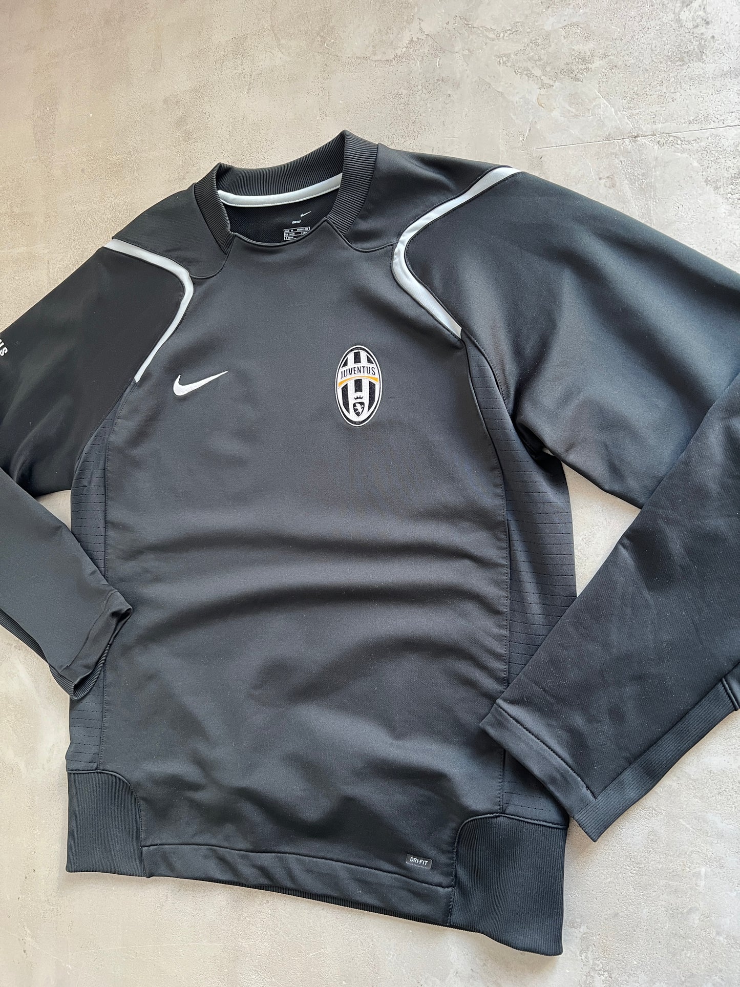 BLACK FC JUVENTUS NIKE SWEATER - 2000S - L/M