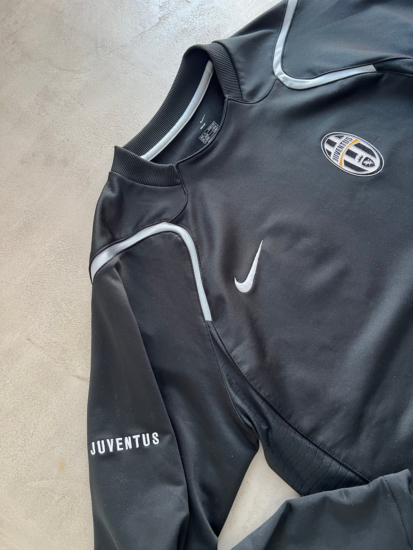 BLACK FC JUVENTUS NIKE SWEATER - 2000S - L/M