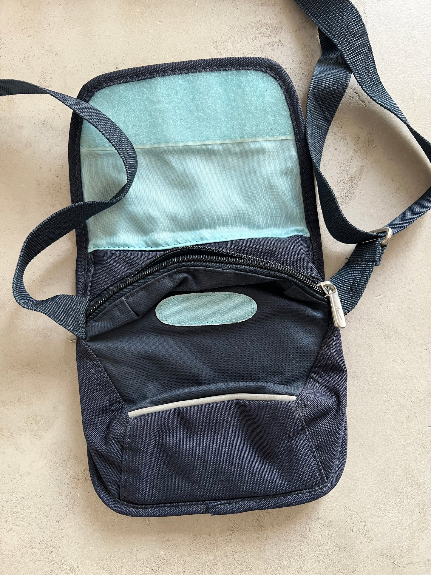 NAVY NIKE BAG - 2000S