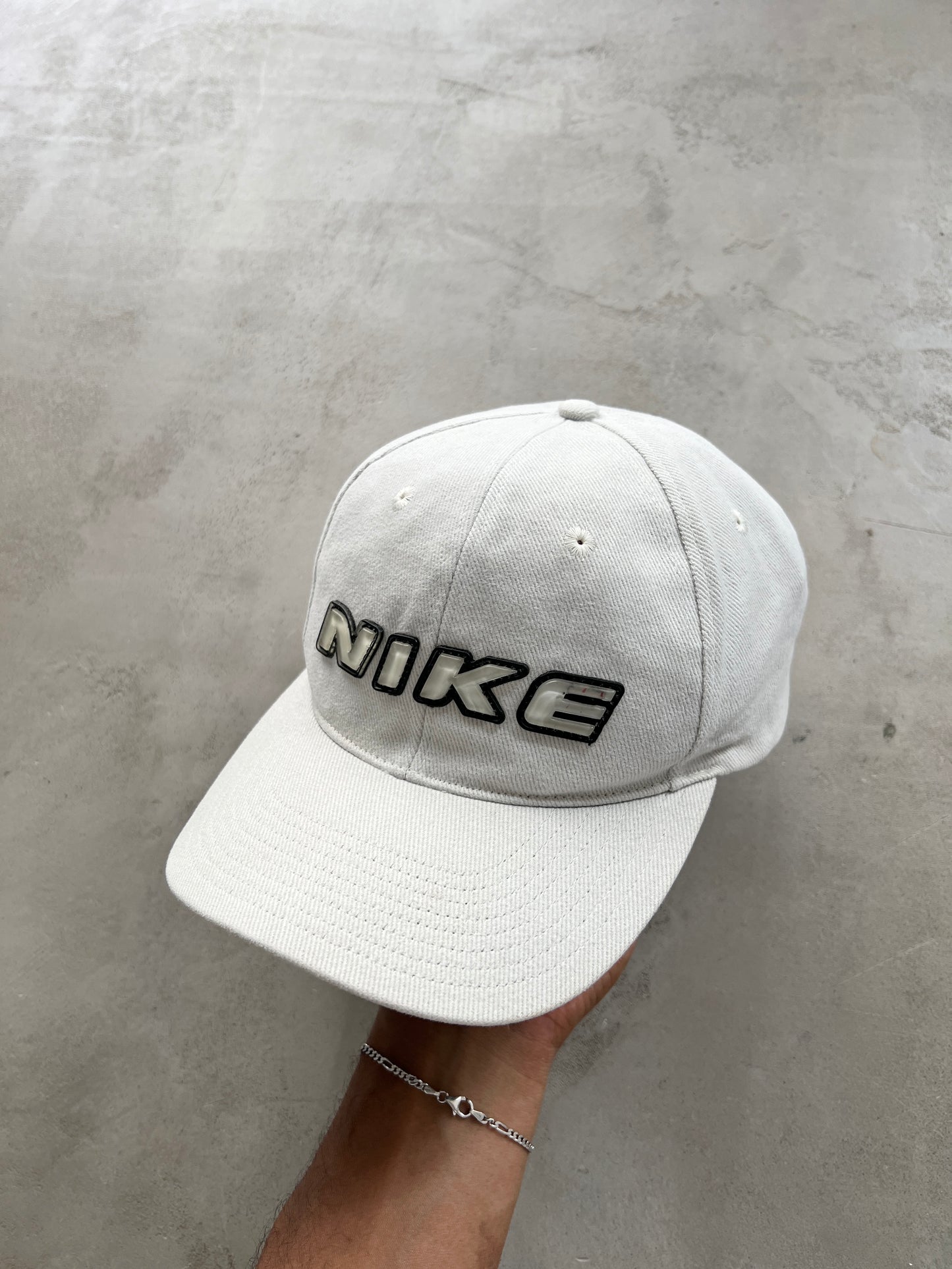 LIGHT BEIGE NIKE CAP - 1990S