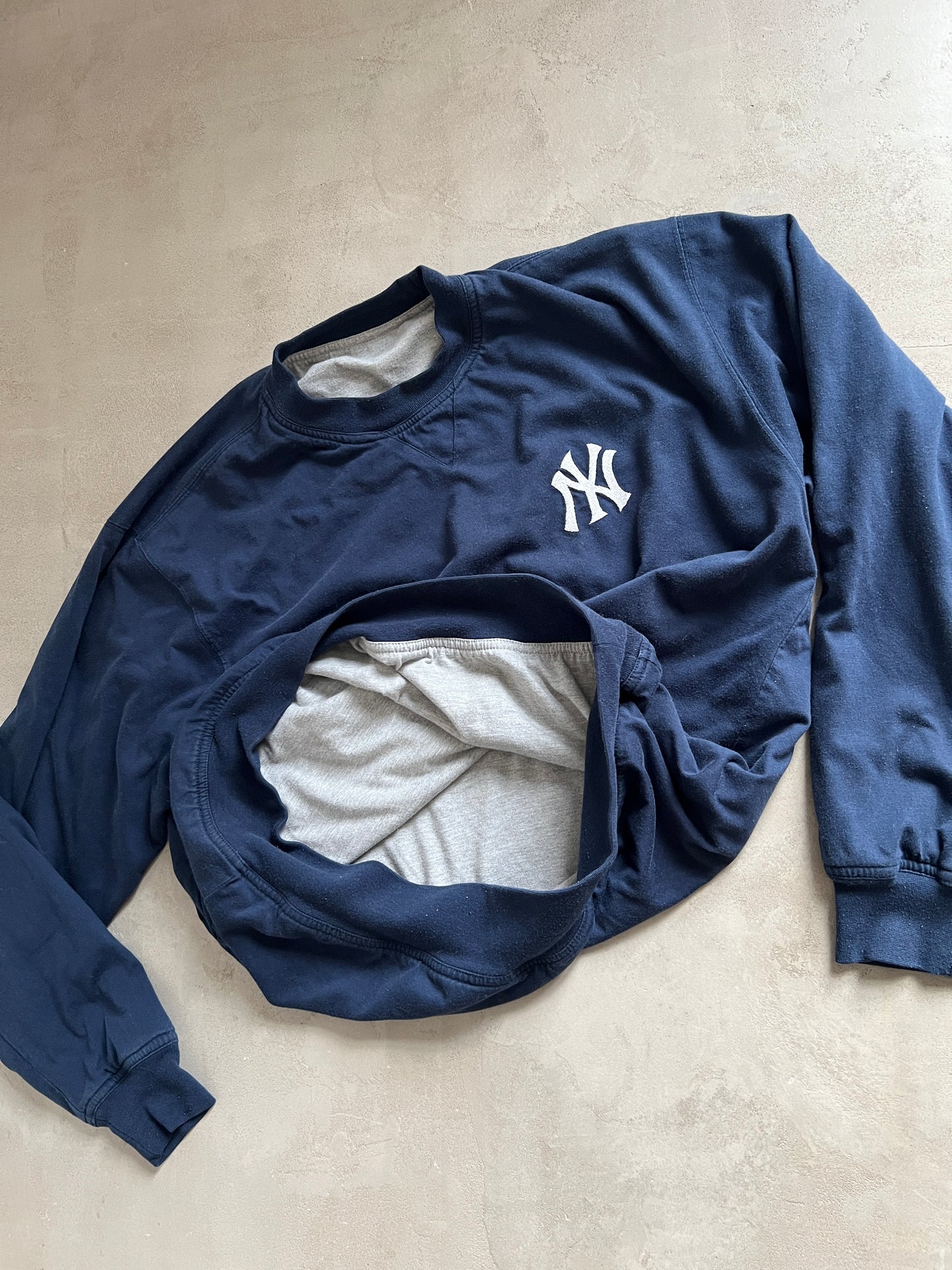 NAVY/GREY REVERSIBLE YANKEES LONGSLEEVE - 1990S - M