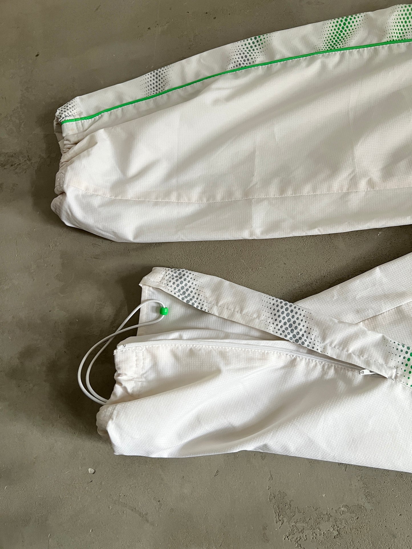 WHITE/GREEN TN7 TRACK PANTS - 2000S - L