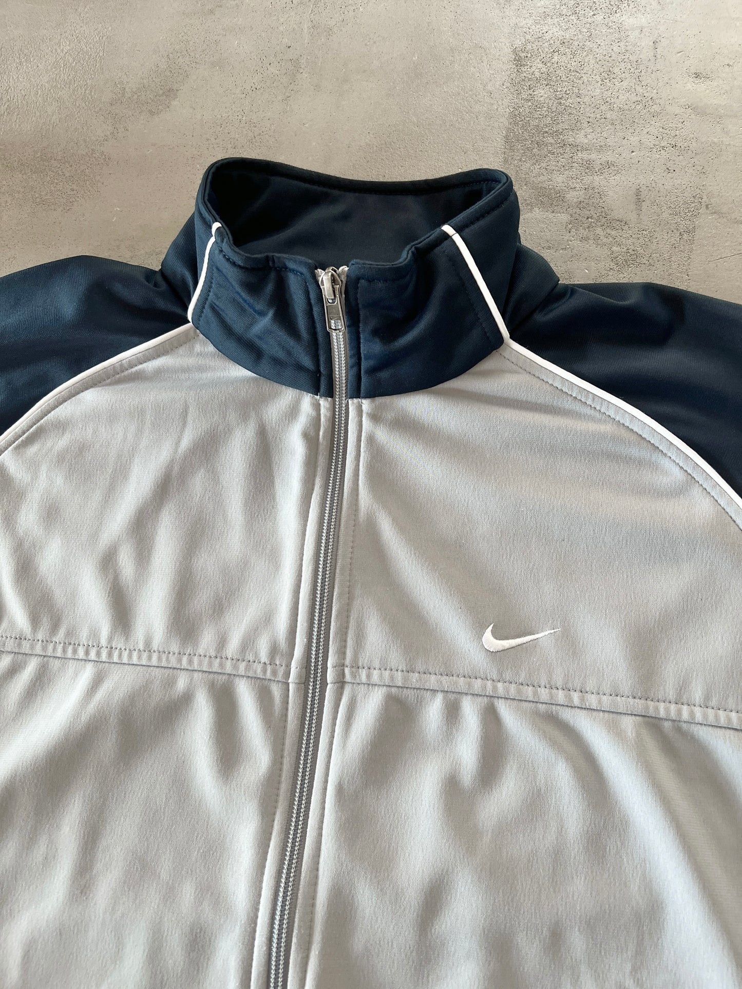 GREY NIKE TRACK JACKET - 2000S - L