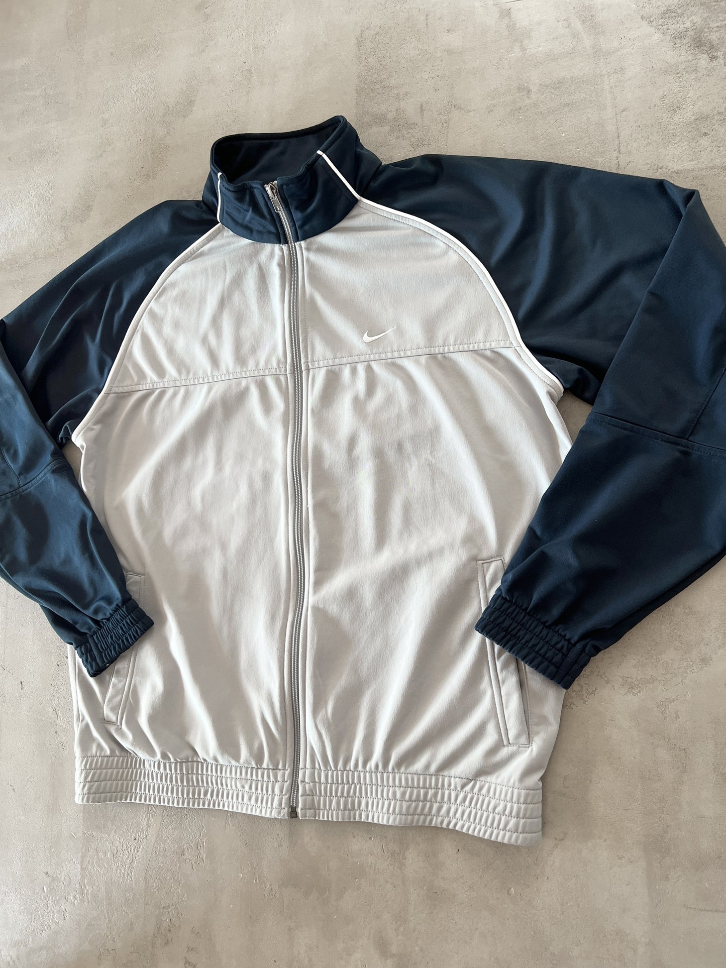 GREY NIKE TRACK JACKET - 2000S - L