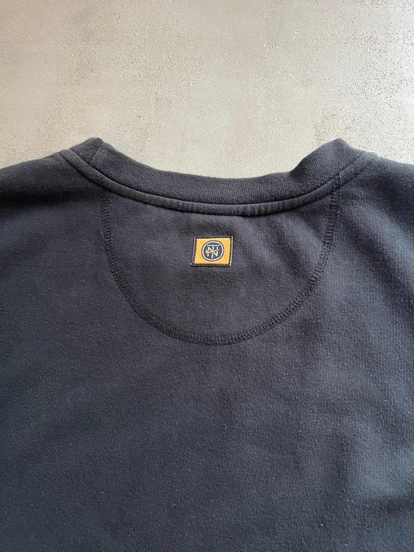 BLACK NIKE TOWN BERLIN SWEATER - 2000S - L