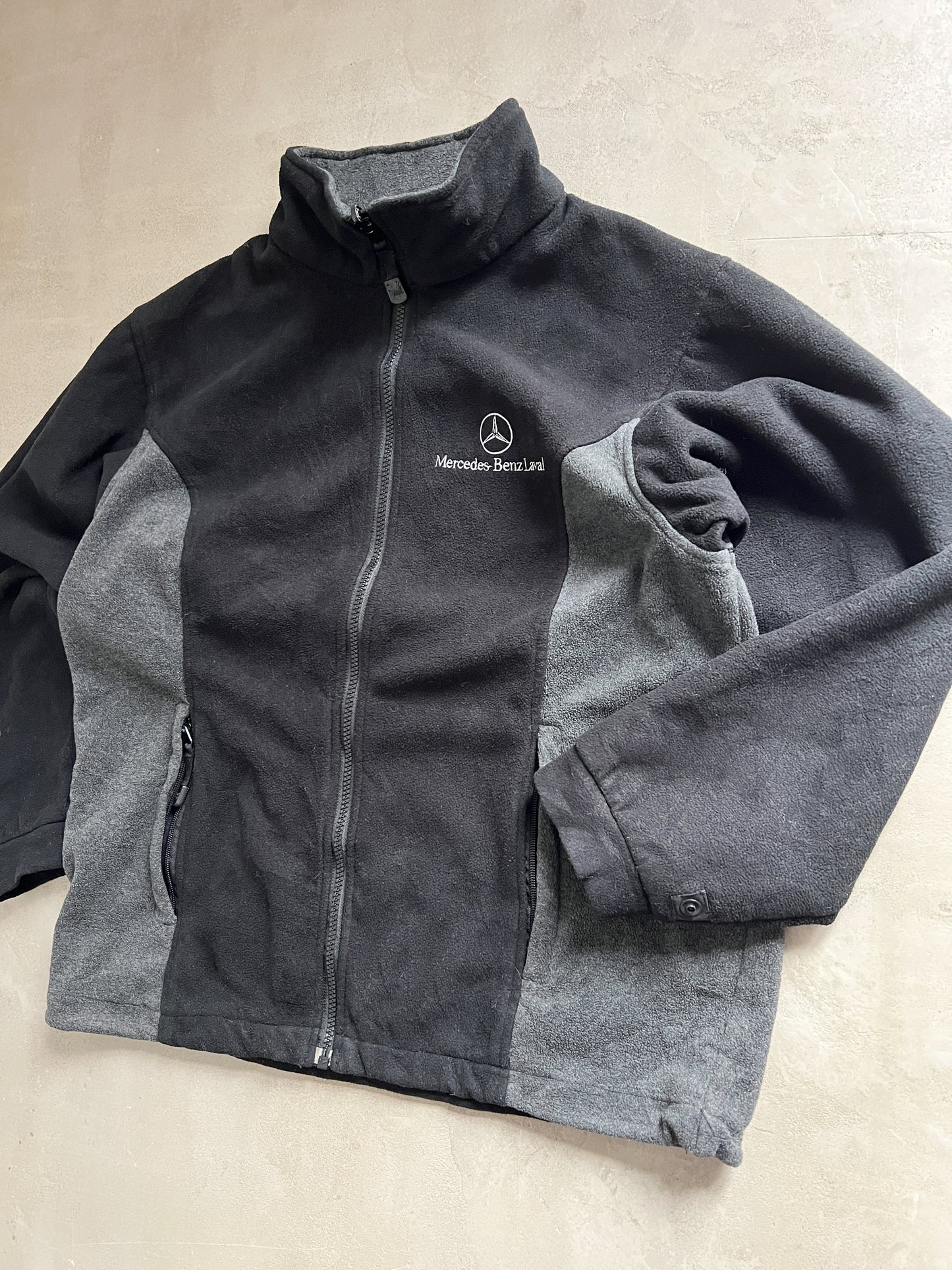 BLACK/GREY MERCEDES BENZ FLEECE - 2000S - M/L