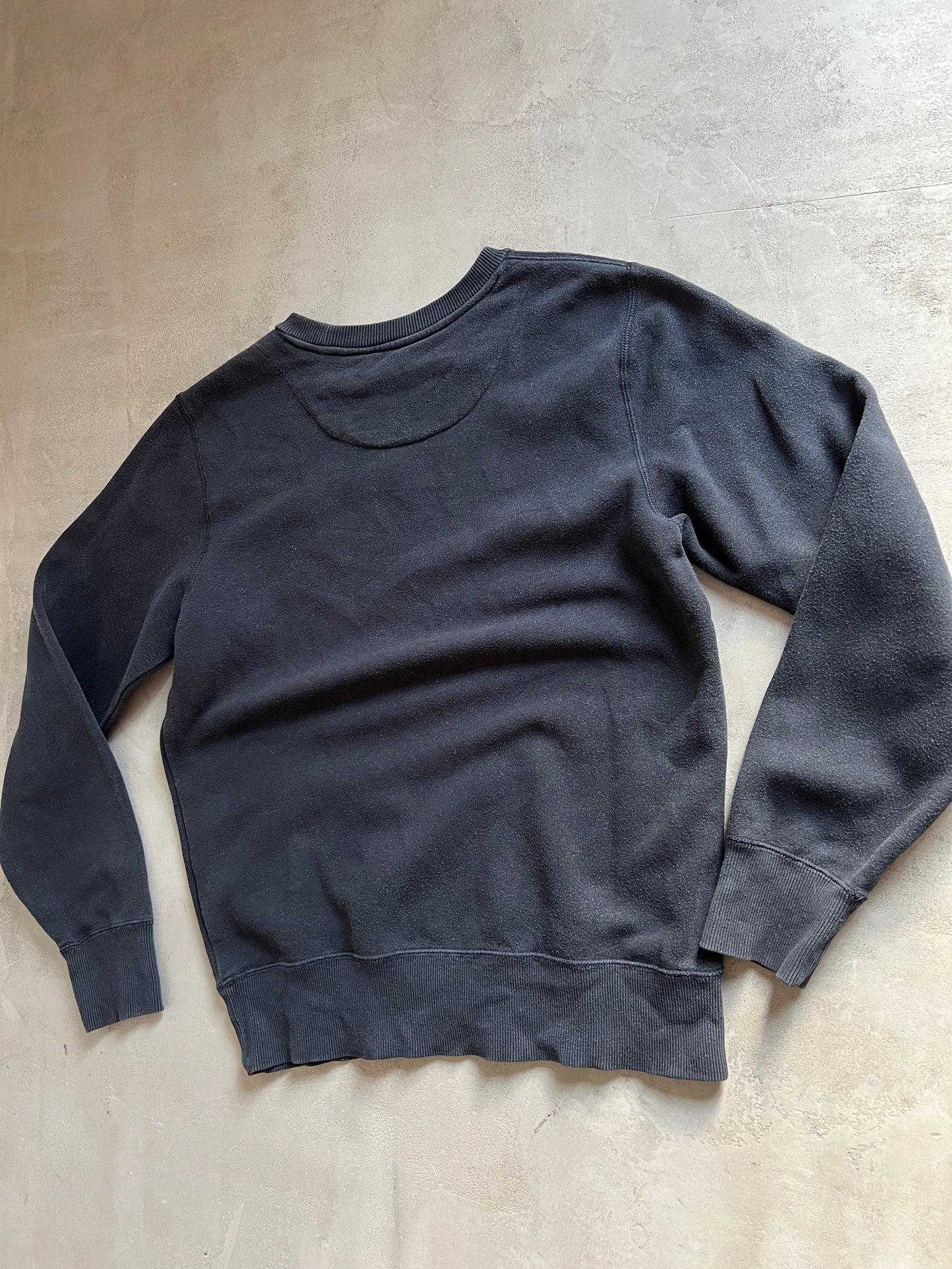 FADED BLACK NIKE SWEATER - 2000S - M/S